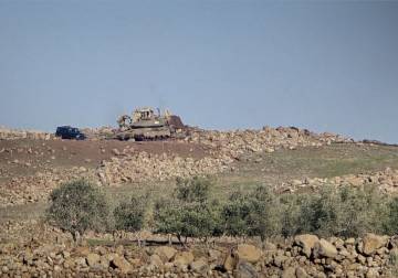 توغل إسرائيلي في ريف القنيطرة الجنوبي واعتقال شاب وتجريف أراضٍ