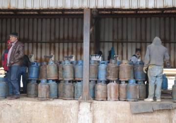 مدينة كاملة في طابور … كيف اختفت أسطوانة الغاز رغم وصولها يوميًا ؟