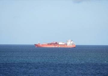 البحرية الدولية: المرافقة العسكرية للسفن عبر هرمز 