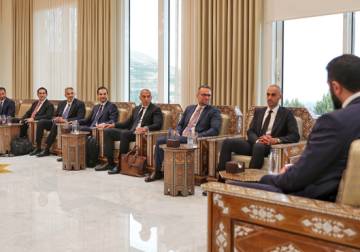 الشرع يستقبل مستثمرين كويتين في مجالات البنية التحتية والاتصالات