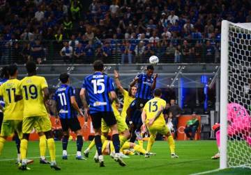 نابولي وإنتر يؤجل حسم لقب الدوري الإيطالي للجولة الأخيرة