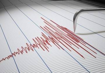 زلزال بقوة 6.7 درجات قبالة سواحل مالوكو الإندونيسية