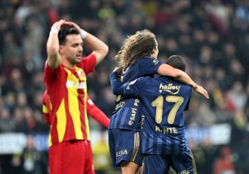 فنربهتشة يشدد ضغطه على غالاطة سراي في صدارة الدوري التركي