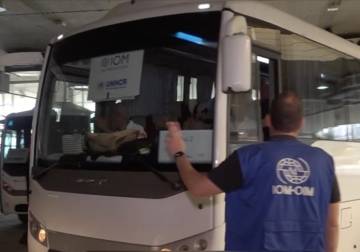 لبنان.. نحو 150 نازحا سوريا يعودون طوعا إلى بلادهم