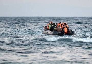 اليونان.. مصرع شخص وفقدان 25 بغرق قارب مهاجرين