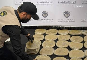 القبض على أحد أبرز تجار المخدرات في دير الزور وضبط كميات وأسلحة