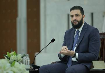 الرئيس الشرع يلتقي وجهاء وأعيان الساحل ويؤكد على ترسيخ المواطنة والسلم الأهلي