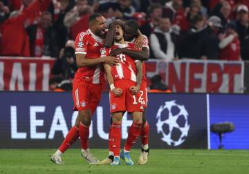 دوري أبطال أوروبا: بايرن يقلب الطاولة على ريال مدريد وآرسنال يعبر بصعوبة إلى نصف النهائي