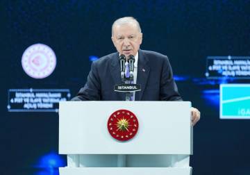 أردوغان يفتتح المدرج الرابع في مطار إسطنبول 