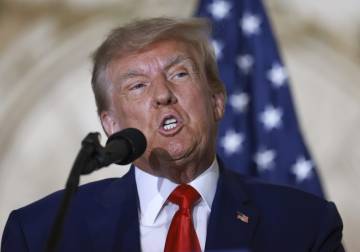 ترامب يدعو الرئيس الفنزويلي للتنحي عن منصبه