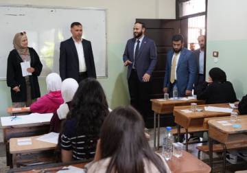 محافظ حلب يتفقد المراكز الامتحانية ويؤكد توفير الأجواء المناسبة لأكثر من 55 ألف طالب
