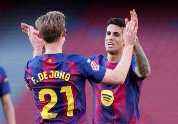 برشلونة يستعيد صدارة الدوري الإسباني من ريال مدريد