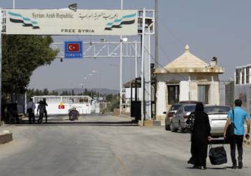 حادثة على معبر باب السلامة تثير الجدل.. وهيئة المنافذ توضح حقيقة ما جرى