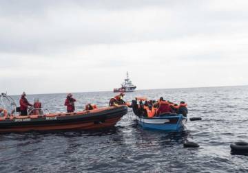 فقدان أكثر من 70 مهاجراً بعد غرق قارب في البحر المتوسط