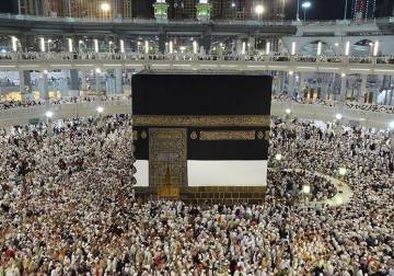 السعودية.. رفع كسوة الكعبة المشرفة استعدادًا لموسم الحج