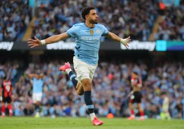مانشستر سيتي يهزم بورنموث وينعش آماله في التأهل لدوري أبطال أوروبا