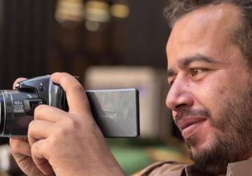 الصحفي عمار الحميدي يتعرض للاستدعاء والتحقيق وتفتيش هاتفه في مقر الأمن الداخلي بالرقة