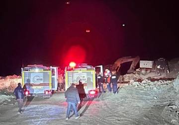 تركيا.. عمليات بحث عن مدير منجم حديد إثر انهيار للتربة