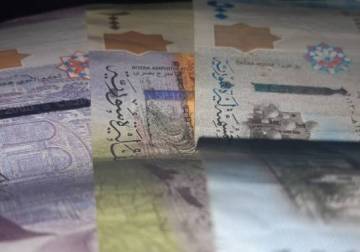 كيف أثّر رفع العقوبات الأوروبية على سعر صرف الليرة السورية خلال تعاملات الثلاثاء؟
