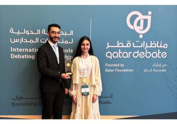 طالبة سورية تنال لقب أفضل متحدث في البطولة الدولية لمناظرات المدارس