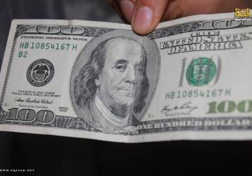 مبيع الدولار في السوق السوداء بدمشق يتجاوز السعر الرسمي