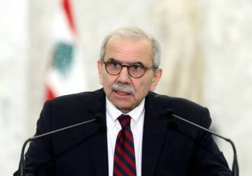 الحكومة اللبنانية تعلن حظر أنشطة 