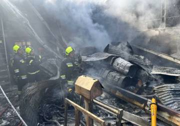 إيران.. مصرع 4 أشخاص إثر تحطم مروحية في سوق للخضار