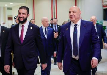 الشرع وعون يبحثان التطورات الإقليمية وأمن الحدود 