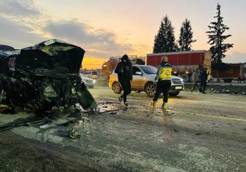 مصرع 5 مدنيين وإصابة 15 آخرين بحادثي سير في إدلب