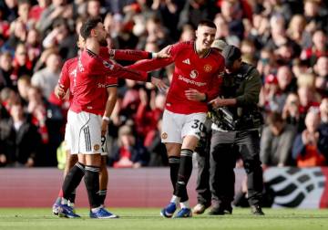 مانشستر يونايتد يهزم كريستال بالاس وينتزع المركز الثالث