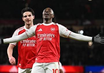 آرسنال يهزم توتنهام ويواصل تصدر الدوري الإنجليزي
