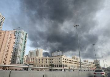 البحرين: إصابة 3 أشخاص جراء سقوط شظايا صاروخ بعد هجوم إيراني