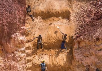 السودان.. مصرع 5 عمال بانهيار منجم ذهب وجهود لإنقاذ 25 عالقا