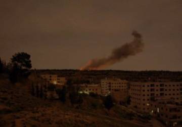 إعلام عبري: غارة إسرائيلية تستهدف شاحنة أسلحة داخل الأراضي السورية