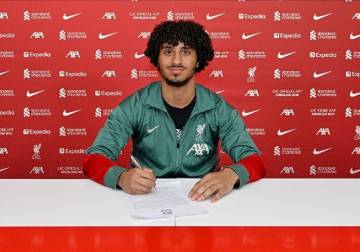 ليفربول يوقع عقدا احترافيا مع المصري الشاب كريم أحمد