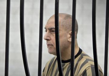 دمشق: عاطف نجيب في قفص الاتهام ببدء محاكمات رموز النظام البائد