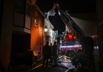 إصابة 4 أشخاص جراء انفجار في 