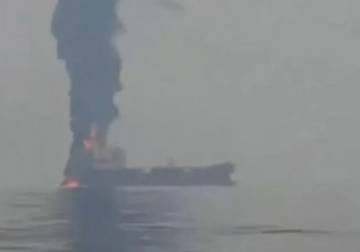 إيران تعلن استهداف ناقلة نفط في مضيق هرمز