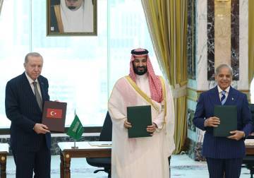 تركيا والسعودية وباكستان توقع اتفاقية دفاع مشترك