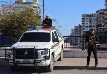 اللاذقية: استشهاد عنصر من الأمن الداخلي وتخريب آليات خلال احتجاجات