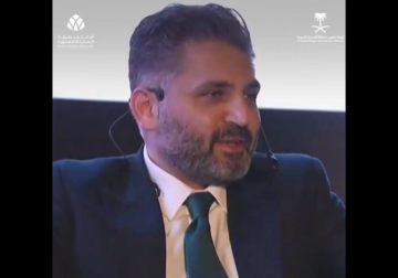 من نكد الدنيا… مسؤول صغير وبلد كبير