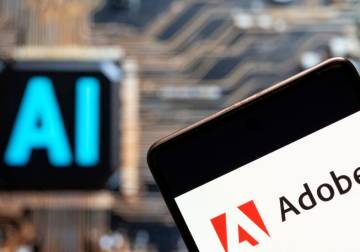 أدوبي تطلق مجموعة برامج ذكاء اصطناعي للشركات وسط احتدام المنافسة