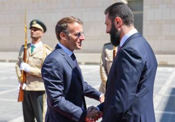 ما وراء الزيارة: كيف تجاوزت دمشق وباريس رسائل التخريب؟