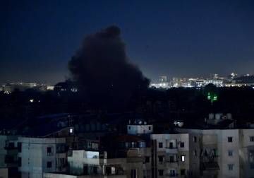 قتيلان و5 مصابين بغارة إسرائيلية على بلدة وسط لبنان