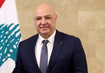 الرئيس اللبناني يوقع قانون العفو العام.. و