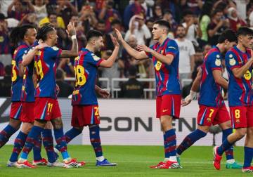 برشلونة يهزم بلباو بخماسية ويبلغ نهائي السوبر الإسباني