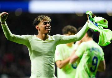برشلونة يقلب الطاولة على أتلتيكو مدريد ويستعيد صدارة الدوري الإسباني