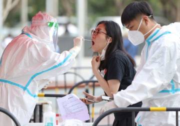 الصحة العالمية: الاصابات بفيروس كورونا تتراجع 24% عالميا