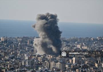 لبنان.. 10 قتلى بغارات إسرائيلية استهدفت 3 عائلات وسيارة