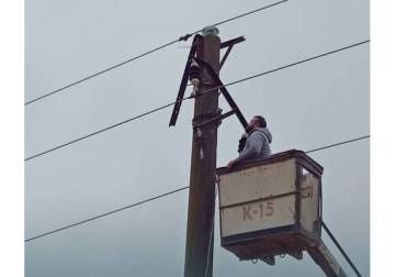 عاصفة هوائية تُخرج عشرات خطوط الكهرباء عن الخدمة في حمص